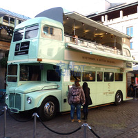Camion de restaurant mobile avec sièges, cuisine complète à 2 étages, bus à double étage, camion alimentaire volkswagen