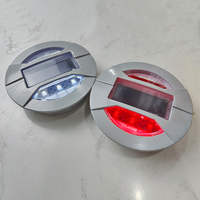 Marqueur routier solaire à capacité de charge de 30 tonnes, en aluminium intégré, étanche IP68, avec écran LED et réflecteur de grade diamant pour la circulation