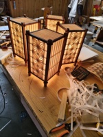 Lámpara de Mesa Artesanal Tradicional Japonesa Kumiko, de Madera y Papel Shoji, Origen China, Fusión de Tradición y Modernidad para Diwali