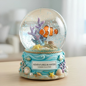 Globo di Neve Natalizio Personalizzato con Paesaggio Marino, Corallo e Tartaruga Marina Dipinti a Mano in Resina, Mondo Sottomarino Glitterato - Product Image 1