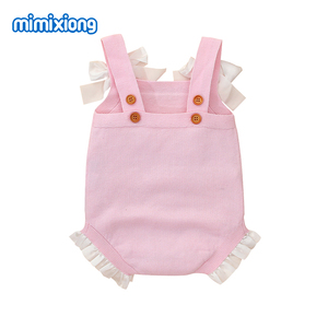 Mimixiong Vente en gros Vêtements pour bébés et enfants Combinaison en jersey tricoté à volants pour bébés filles, barboteuse unie de boutique avec nœud à l'épaule - Product Image 3