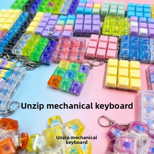 Clavier mécanique en plastique lumineux à boutons créatifs, gadget anti-stress, 4/6 boutons, décompression des doigts pour le jeu - Product Image 2