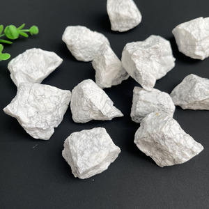 All'ingrosso <span class=keywords><strong>cristalli</strong></span> grezzi <span class=keywords><strong>pietre</strong></span> <span class=keywords><strong>curative</strong></span> minerali naturali Howlite ruvida - Product Image 1