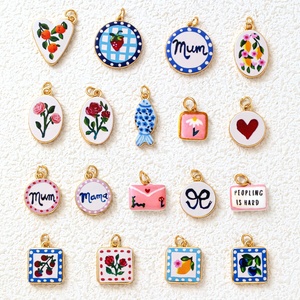 Mama 'S Tuin | Messing 18K Vergulde Handgeschilderde Bedels Voor Diy Sieraden Maken | Mama, Bloem & Fruit Hangers - Product Image 1