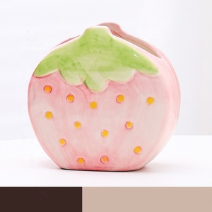 Vaso di frutta in ceramica moderna a forma di fragola pennello cosmetico penna adatta per la decorazione della casa del secchio - Product Image 6