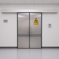 Porte coulissante automatique d'hôpital, cadre en acier, panneau de vision, design minimaliste, construction en polymère fini pour salle d'opération