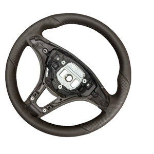 <span class=keywords><strong>Volant</strong></span> en cuir adapté aux Mercedes Benz <span class=keywords><strong>Vito</strong></span> V260 Classe C CLC GLE GLS ML Classe E avec un aspect haut de gamme personnalisable - Product Image 6