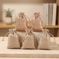Sacs cadeaux en toile de jute personnalisés avec cordon de serrage pour Noël, pochettes en jute sur mesure avec cordon