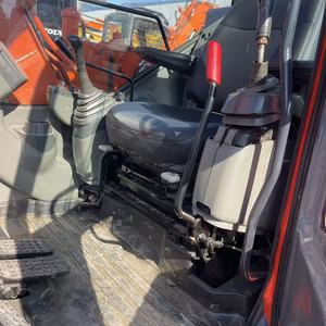 Excavatrice Hitachi 60 de 6 tonnes, moteur Isuzu, modèle 2025, faible nombre d'heures de travail, bon état pour la construction - Product Image 4