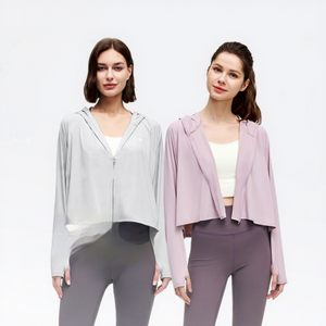 Ropa de Protección Solar UPF50+ para Mujer, Marca CHOGREY, con Capucha, Corte Holgado, Estilo Montaña, Transpirable, Resistente a las Arrugas, Tela Fresca Tipo Seda de Hielo - Product Image 1