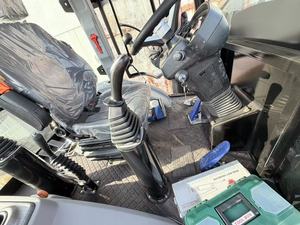 Chargeuse-pelleteuse d'occasion de haute qualité, pelle compacte à double fonction pour l'entretien routier - Product Image 2