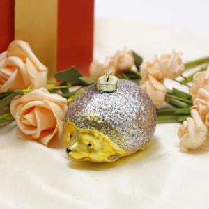 Adornos Colgantes para Árbol de Navidad con Diseño de Animales Personalizables (Erizo, Oso Polar, Elefante, Pájaro) en Vidrio, Impresión UV, 7*7*10cm, Rojo Navidad - Product Image 1