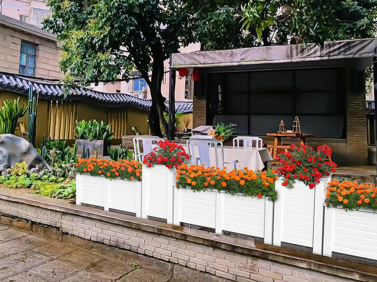 Professional Factory Big Size Garden Decoration Fence Pvc Standing Planter Box