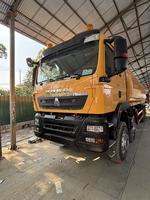 Camion-citerne SINOTRUK TX 8x4