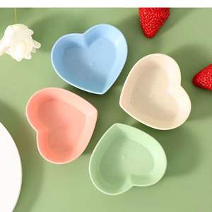 Postre en forma de corazón Life Platos reutilizables de plástico de alta capacidad - Product Image 3