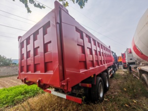 <span class=keywords><strong>Camion</strong></span> benne Howo 371 6x4 30T <span class=keywords><strong>d</strong></span>'<span class=keywords><strong>occasion</strong></span> à prix réduit pour le transport de légumes et la logistique agricole en Afrique - Product Image 4