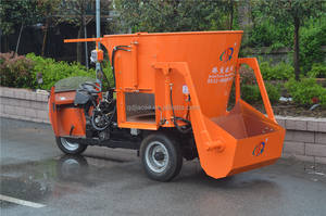 Fabrika satış kendinden yükleme yem mikseri keçi ve inek tarım ekipmanları sığır süt çiftliği için kendinden tahrikli silaj mikser - Product Image 6