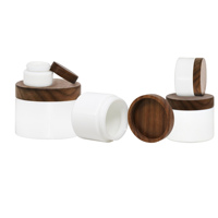 Pot en porcelaine blanche personnalisé emballage cosmétique avec couvercle en bois de noyer conteneur rechargeable pour crèmes baumes et soins de la peau avec logo personnalisé