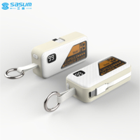 K381 mini chargeur de batterie externe de dessin animé personnalisé chargeur de câble intégré nouvelle conception tendance chargeur de téléphone à lanière prise pliante