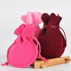 Sac cadeau festif en forme de gourde en velours doux 9x12cm, pochette à cordon pour Noël, mariage, fêtes et cadeaux invités - Product Image 6