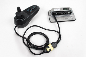 <span class=keywords><strong>PG</strong></span> Drives Technology <span class=keywords><strong>VR2</strong></span> ジョイスティックコントローラー 電動車椅子用 - Product Image 3