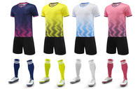 Setelan Jersey Sepak Bola Unisex Remaja Grosir Pakaian Tim Bahan Polyester Bernapas Seragam Latihan Sepak Bola Kustom dengan Celana Pendek