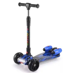 新しい人気のキッズおもちゃフォグスプレー3輪キックジェットスクーター