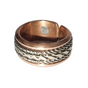 Bague unisexe de luxe en cuivre martelé fait main - Créations antiques AC00132 Bijoux artisanaux personnalisés au design rustique minimaliste - Product Image 1