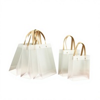 Sacs cadeaux personnalisés en PP givré transparent thermoscellables pour vêtements, supermarchés, expositions, avec poignée longue