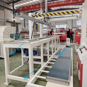 Ligne d'extrusion bivis co-rotatifs coniques à haut rendement 180-250 kg/<span class=keywords><strong>h</strong></span> pour <span class=keywords><strong>profil</strong></span>és et plaques en <span class=keywords><strong>PVC</strong></span>/WPC pour cuisine - Product Image 5