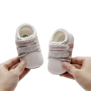 Vente en gros de semelles souples pour bébés d'automne et d'hiver, 0-6 mois, antidérapantes, chaudes, protections pour les pieds des tout-petits, en stock - Product Image 4
