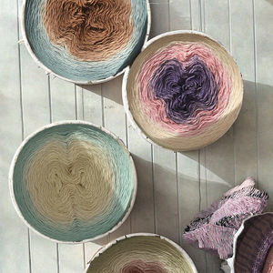 Hilo de Algodón 100% Peinado Teñido a Mano con Plantas Naturales, Ecológico para Bolsos y Chales de Ganchillo, Tejido y Costura - Product Image 3