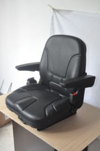 Vente à chaud nouveau type de tracteur en PVC noir siège conducteur utilisation extérieure tracteur siège de chariot élévateur pour l'agriculture - Product Image 4