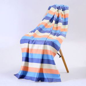 Serviettes en microfibre douces, légères, absorbantes, séchage rapide, sans sable, parfaites pour la plage, la piscine, le camping, avec sac de voyage assorti - Product Image 4