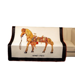 Manta de Lujo Estilo Europeo con Estampado de Brocado de Palacio, Diseño de Caballo en Terciopelo de Zorro, Portátil, para Todas las Estaciones, Individual/Doble, para Sofá u Oficina - Product Image 5