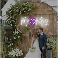 Enseigne néon LED personnalisée Mr & Mrs avec cœur, éclairage de fond de scène de mariage sur mesure pour publicité, centres commerciaux et décoration de fêtes
