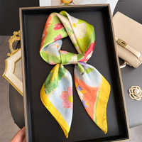 Écharpe carrée de style coréen à imprimé floral pour femme, châle d'été de luxe en polyester, protection solaire, foulard de mode haut de gamme