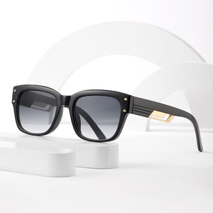 Occhiali da <span class=keywords><strong>Sole</strong></span> Unisex Stile Street Square con Montatura Completa, Protezione UV400, Leggeri e Anti-Radiazioni - Product Image 2
