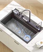 Évier de cuisine intelligent multifonctionnel en acier inoxydable moderne fait main avec affichage numérique LED et double bac rectangulaire effet cascade