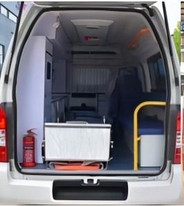 2025 haute qualité chine <span class=keywords><strong>Ambulance</strong></span> Foton G9 2.4L essence hôpital voiture d'urgence ICU sauvetage Transport <span class=keywords><strong>Ambulance</strong></span> véhicule - Product Image 4