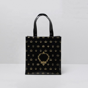 <span class=keywords><strong>Borse</strong></span> Tote in Vinile PVC Nero Lucido Glitterato Vendita Calda Borsa Impermeabile Personalizzata per Shopping con Stampa Metallica Dorata - Product Image 5