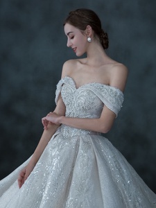 Robe de mariée <span class=keywords><strong>sexy</strong></span> en dentelle avec perles féeriques Robe de mariée à traîne brodées de luxe Robe de mariée élégante à paillettes - Product Image 4
