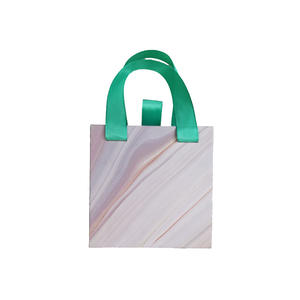 Cadeau personnalisé de haute qualité pour femmes boîte-cadeau pliante 2mm couvercle à rabat en papier revêtement UV fermeture magnétique emballage d'expédition élé<span class=keywords><strong>gant</strong></span> - Product Image 3