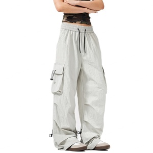 Pantalones Deportivos Personalizados al por Mayor, Ligeros, con Cordón, Impermeables, Holgados, de Nailon, Tipo Paracaídas para Mujer - Product Image 3