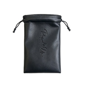 Sac de rangement cosmétique en similicuir PU noir avec logo personnalisé en relief et cordon de serrage - Product Image 6
