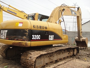 Excavatrice hydraulique d'occasion 320C modèle 2022 avec moteur, boîte de vitesses, pompe hydraulique et roulement - Poids opérationnel de 20 tonnes - Product Image 2