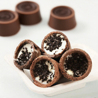 Mini-snacks à la fraise en gros, cornets de bonbons, crème glacée au chocolat croustillante, biscuits au chocolat