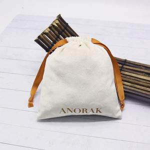 Luxury Velvet <b>Pouch</b> with logo <b>Drawstring</b> Jewellery <b>Pouch</b> Bag Low Moq Custom Beige Velvet Wedding Souvenir Bags - Product Image 1