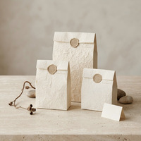 Sacs cadeaux en papier biodégradable à base de plantes, faits à la main, avec motif de feuilles, poche plate et clip, pour les fêtes, les anniversaires, les souvenirs