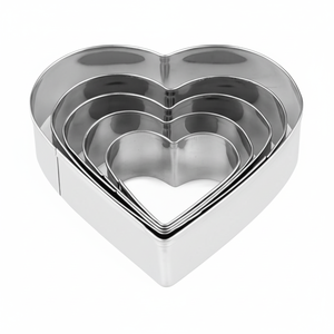 Emporte-pièce en métal durable en forme de biscuit, utile pour façonner la pâte avec précision pour des résultats de boulangerie professionnels - Product Image 1